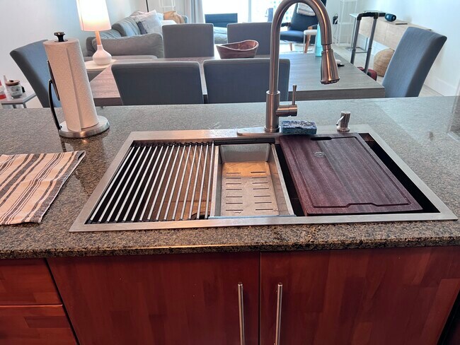 Building Photo - 1200 Brickell Bay Dr