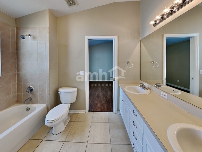 Building Photo - 1403 Orange Moss Ct