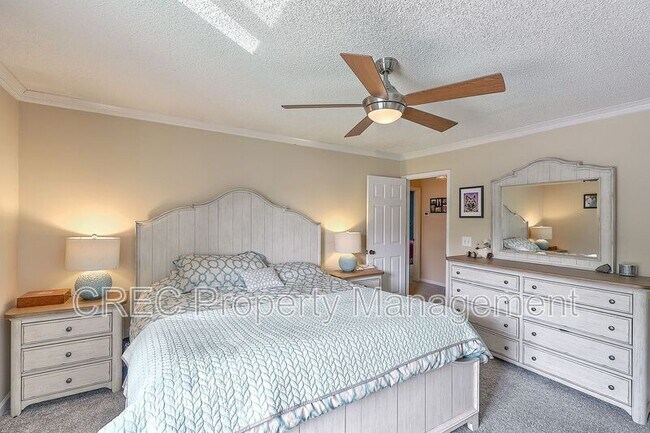 Building Photo - 2318 N England Ct