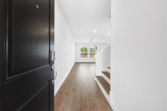 Building Photo - 8117 Danson Ln