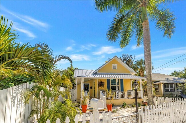 Building Photo - 748 11th Ave N