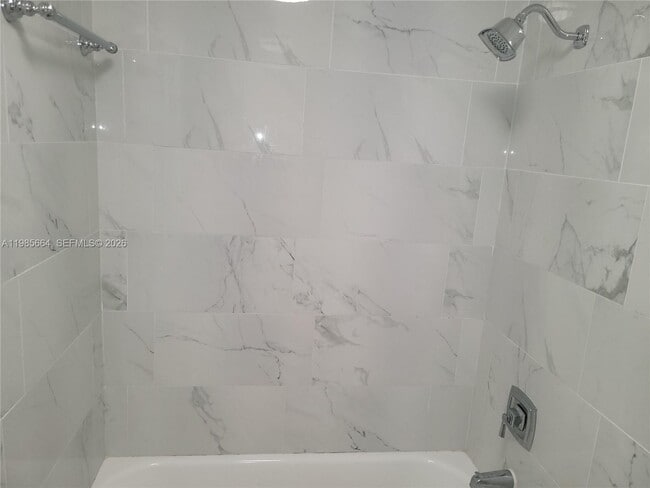 Building Photo - 14389 SW Kendale Lakes Cir