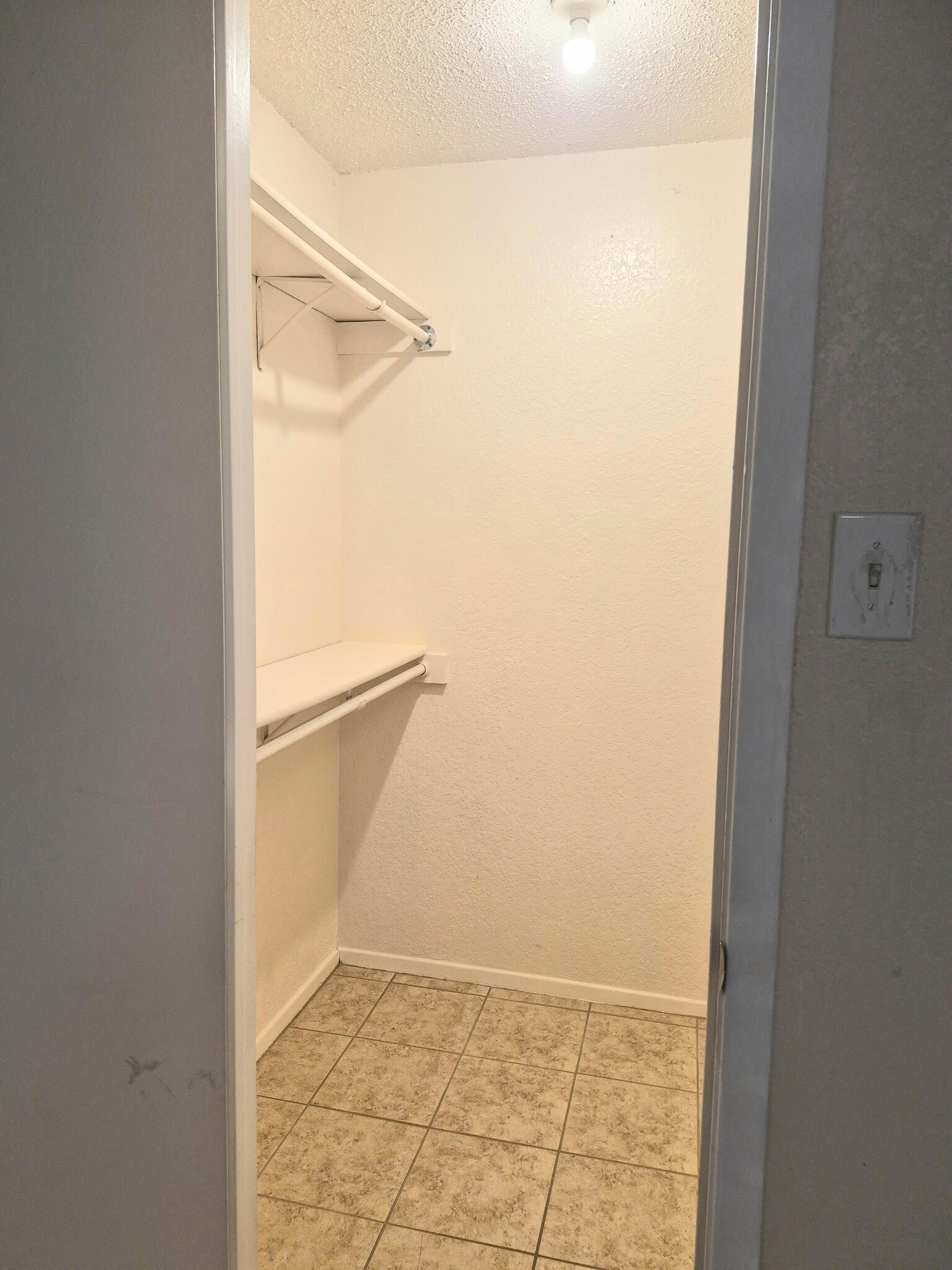 Building Photo - 3712 Hulen Park Cir