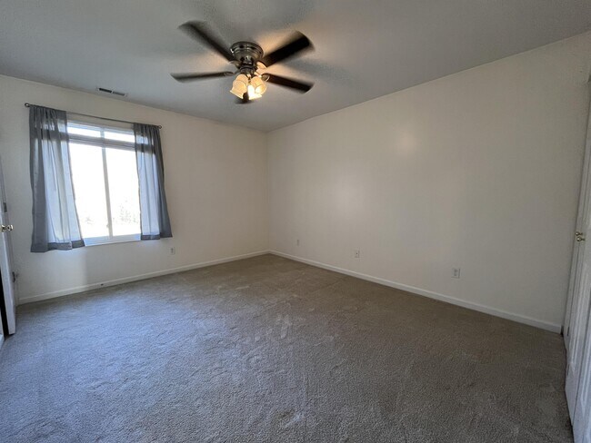 Building Photo - 6005 Tall Tree Ln