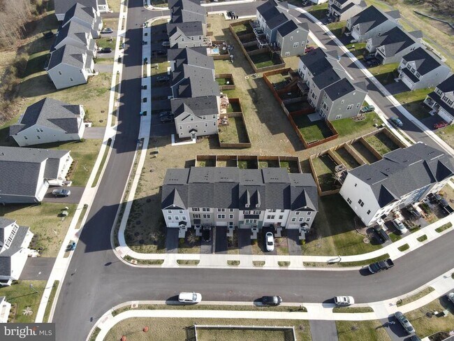 Building Photo - 105 Gristmill Ct