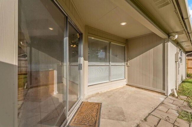 Building Photo - 16970 Mockingbird Ct