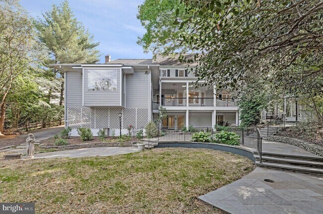 Building Photo - 10034 Scenic View Terrace