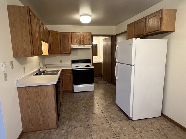 Building Photo - 2550 New Pine Dr