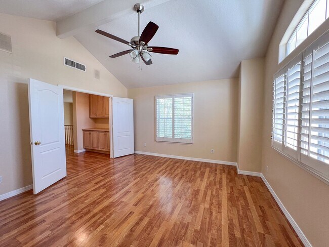 Building Photo - Pool Home in Gated Community