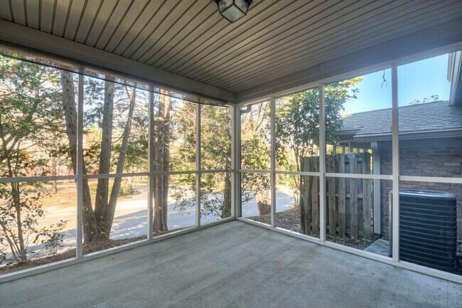 Building Photo - 200 Kline St NW