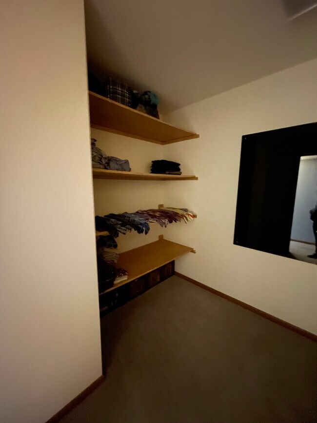 Building Photo - 1922 Parknoll Ln