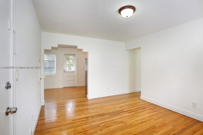 Building Photo - 23 Phoenetia Ave