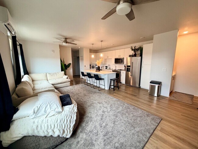 Building Photo - 1 Bedroom in Kaikea at Hoopili Available for Rent NOW!