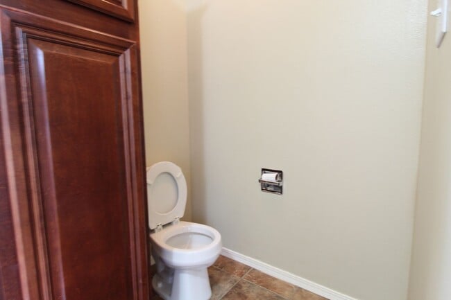 Building Photo - designed for comfort : 3 Bedroom 2 Bath