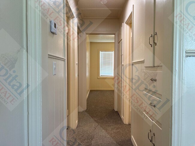 Building Photo - 806 Bell Dr