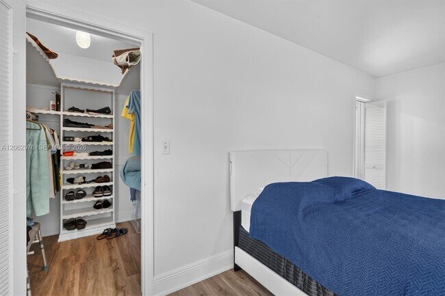 Building Photo - 16840 SW 87th Ave