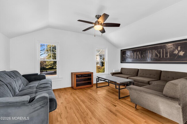 Building Photo - 115 Grassmere Avenue