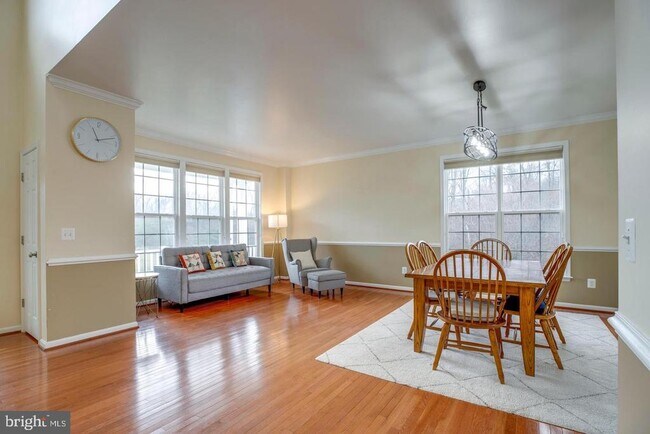 Building Photo - 7536 San Diego Ct