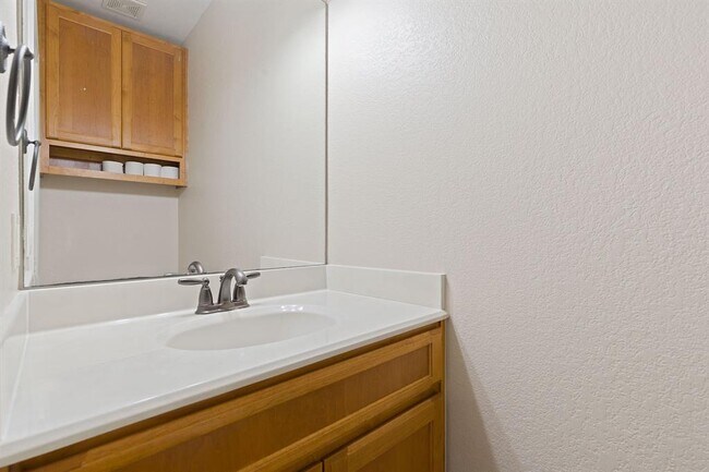 Building Photo - 10221 David Moore Dr