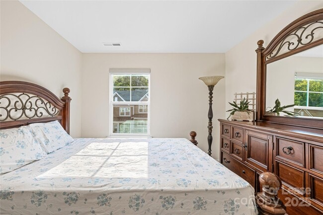 Building Photo - 10252 Glenmere Crk Cir