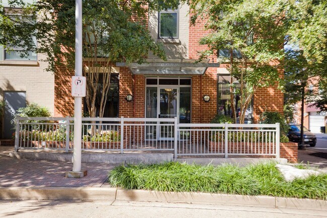 Building Photo - The Hartford | 2 Bed | 2 Bath | 1,100 Sf | 1 Private Balcony | 1 Garage Parking