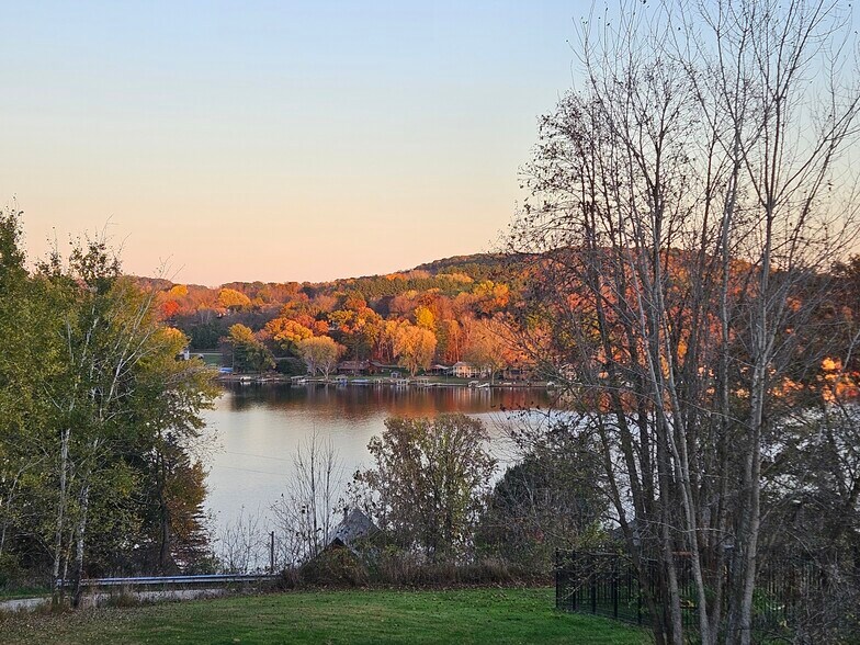 Building Photo - S818 Goldfinch Ct