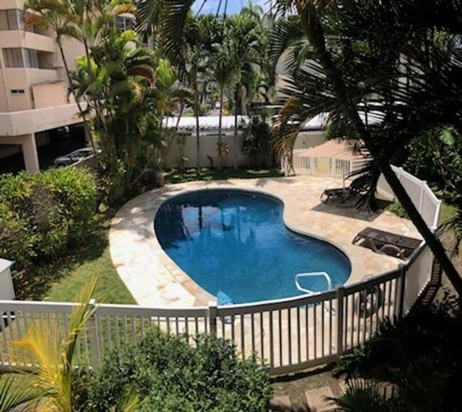 Building Photo - Fully Furnished spacious Studio, 1 Bath, 1...