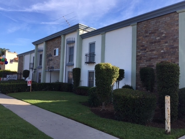 Interior Photo - Auldin Arms