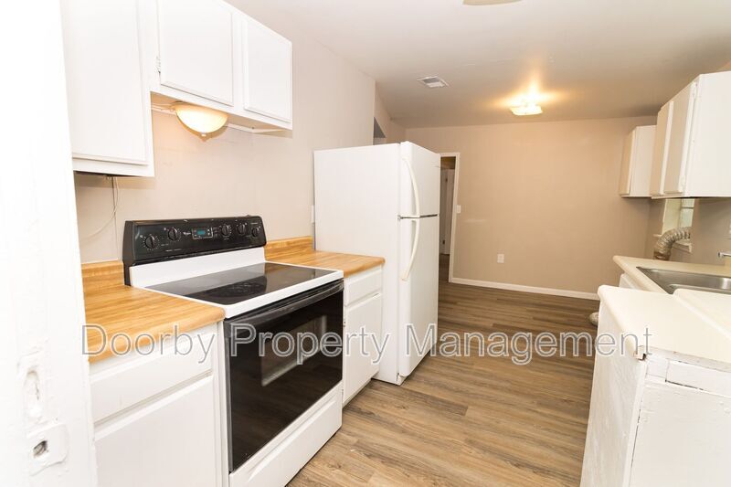 Building Photo - 417 N Hawthorne St