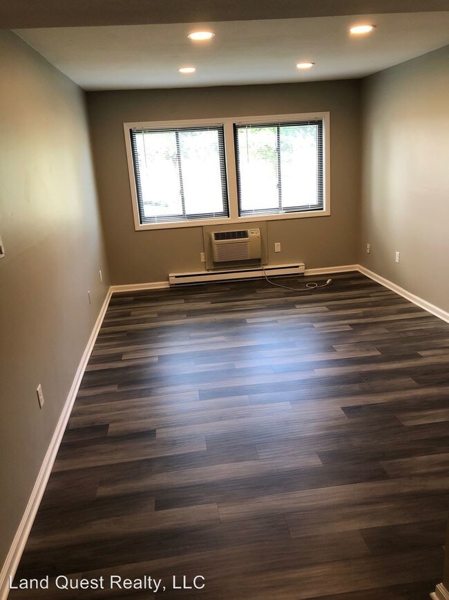 Building Photo - 1 br, 1 bath Apartment - 5021 Byrd Ave.