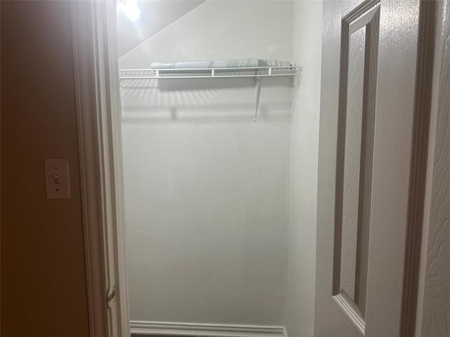 Building Photo - 9817 Walnut St