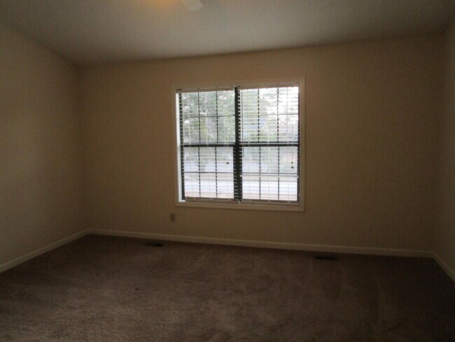 Building Photo - 645 Archdale Dr