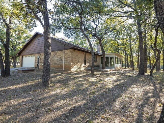 Building Photo - Gorgeous 3 bed room 2 bath in Decatur