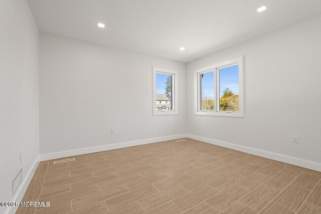 Building Photo - 441 Slocum Pl