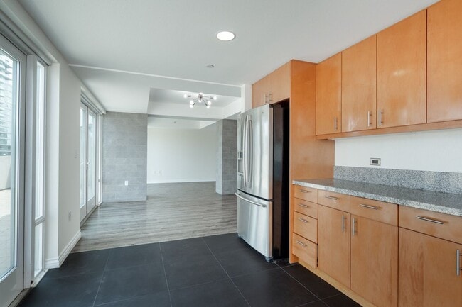 Building Photo - Stunning East Village 2 Bedroom at Nexus! Expansive Balcony! Pet Ok!