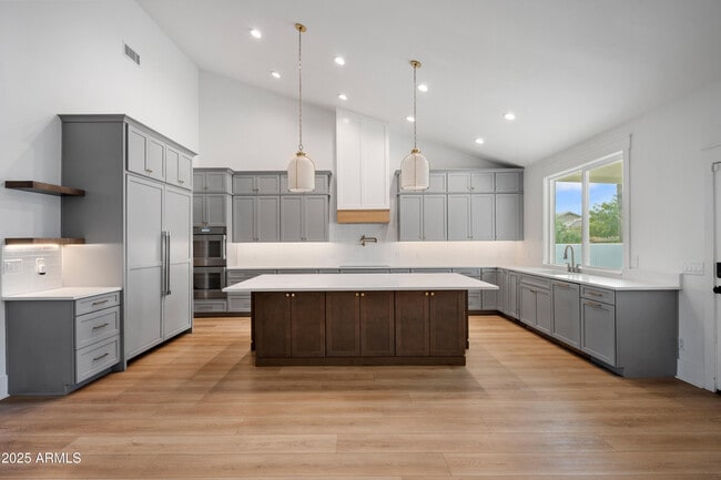 Building Photo - 4352 E Santa Rosa Pl