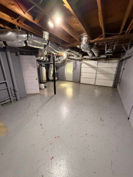 Building Photo - 237 Eisenhower Dr