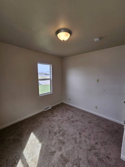Building Photo - 5 Hanover Ln