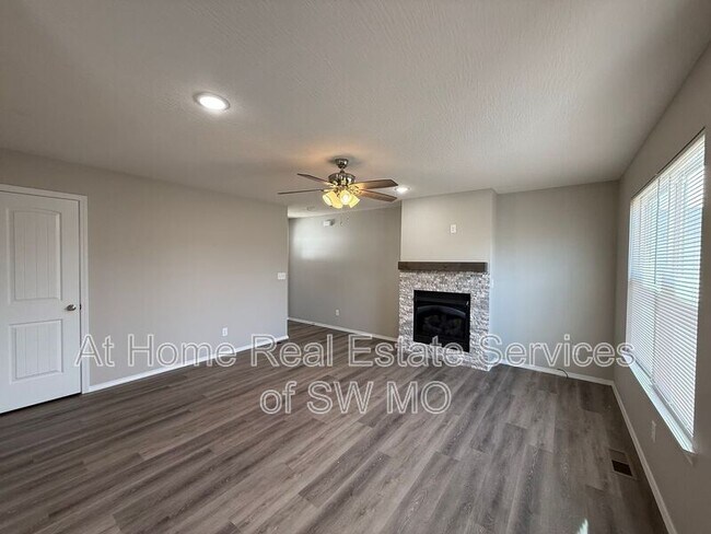 Building Photo - 820 E Watermill Cir