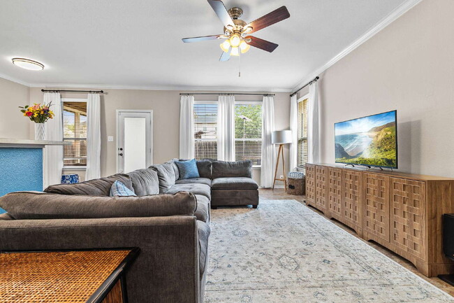 Building Photo - 317 Willow Loop