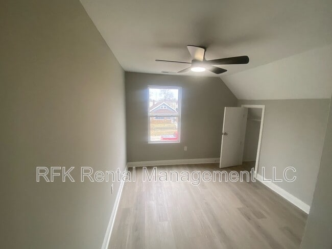 Building Photo - 2224 Langley Ave