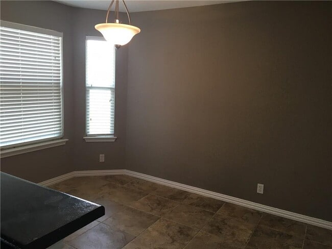 Building Photo - 312 Estate Dr