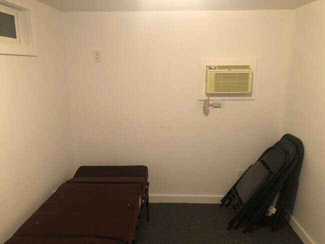 Building Photo - Clean Neat 3 Bedroom 2 Bathroom 1008 sft Rancho Cordova Home for Lease.