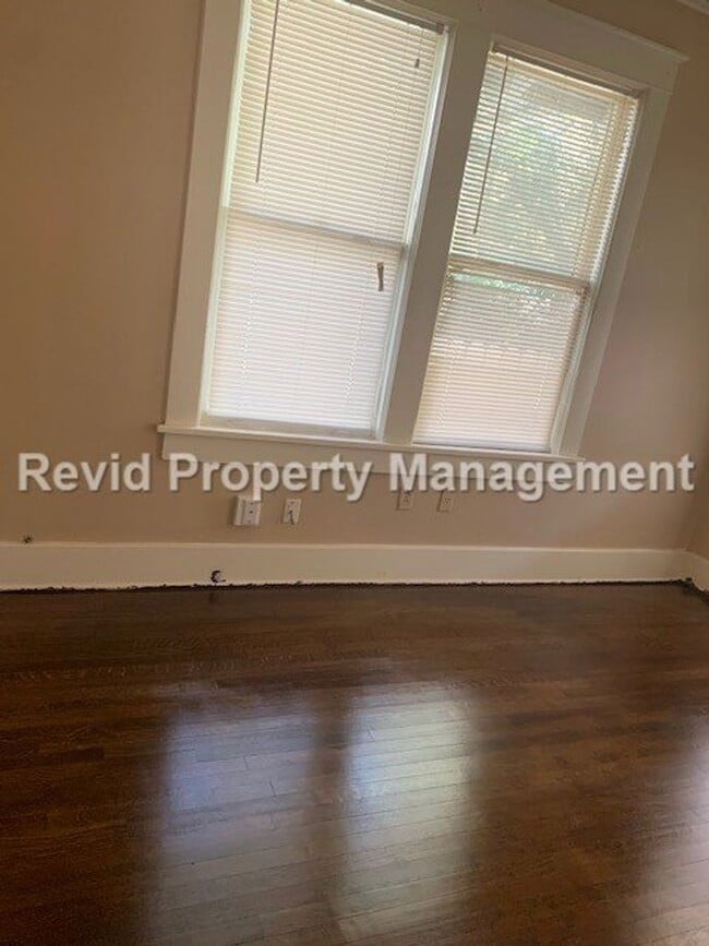 Building Photo - 1536 Tutwiler Ave