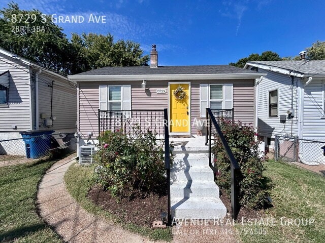 Primary Photo - 8729 S Grand Ave