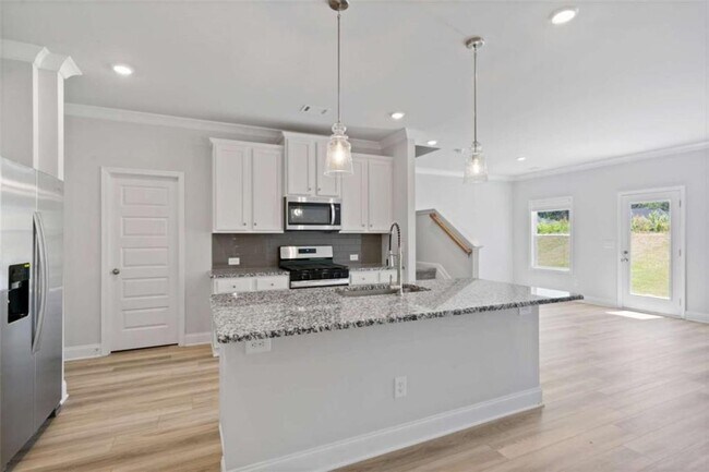 Building Photo - 3320 Westgate Park Dr