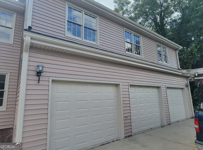 Building Photo - 1780 Elmwood Cir