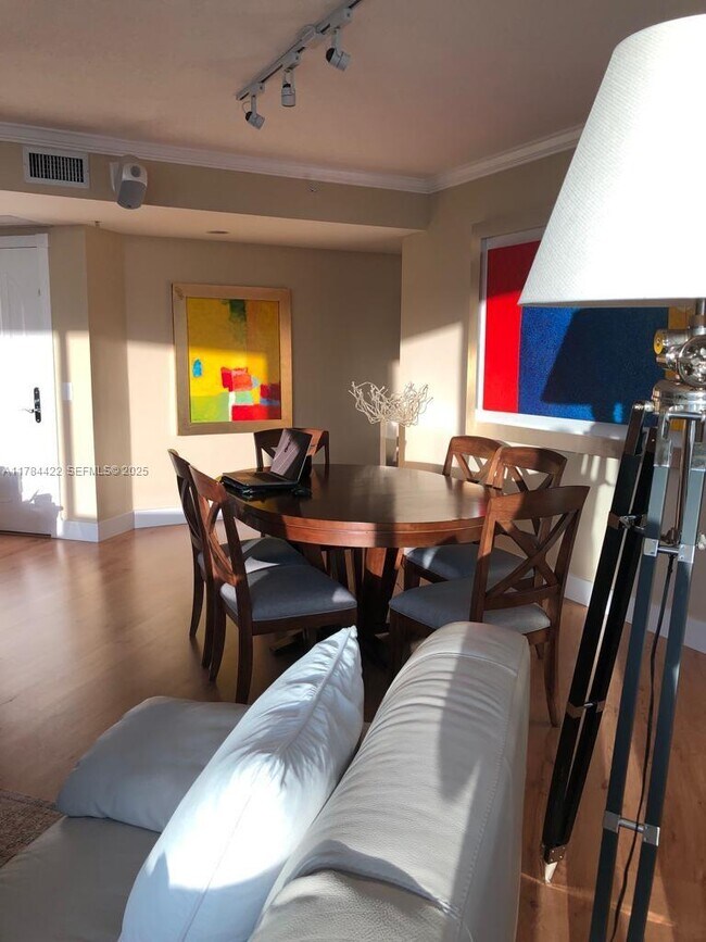 Building Photo - 3370 Hidden Bay Dr