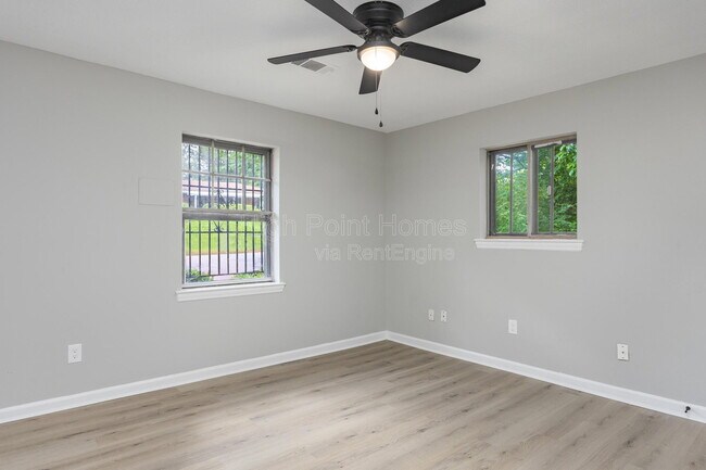 Building Photo - 7742 Holiday Hills Cir