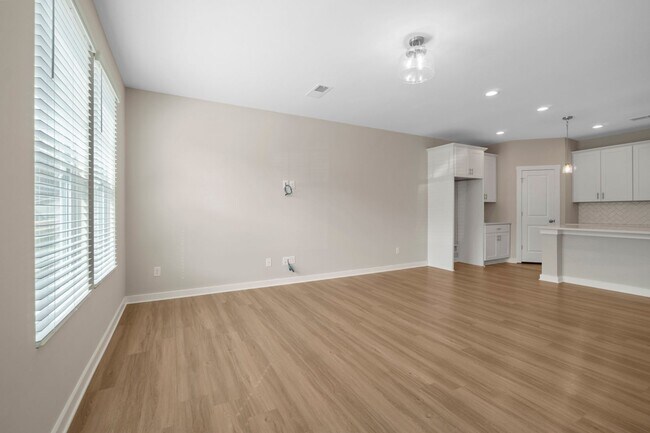 Building Photo - Brand New Construction Luxury Townhome in Pineville